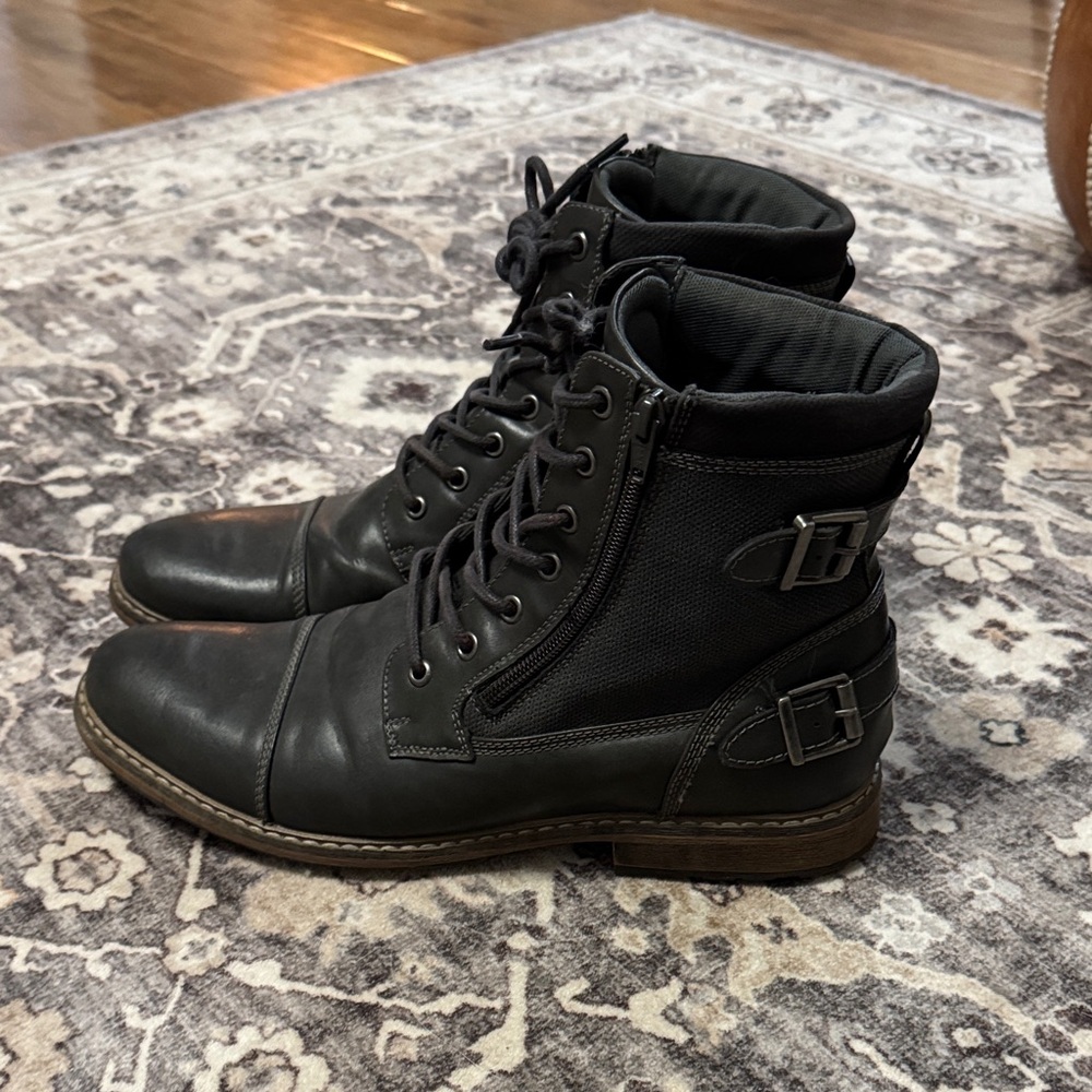Sonoma Gray Lace-Up Men's Ankle Boots with Buckles